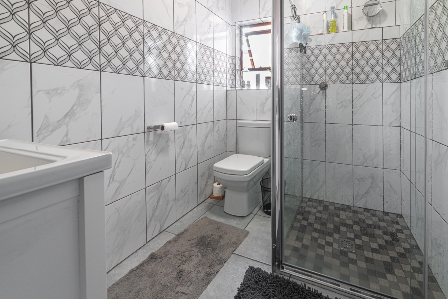 3 Bedroom Property for Sale in Fraaiuitsig Western Cape